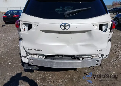 2017 Toyota Highlander Xle z USA, uszkodzony, nr VIN 5TDKZRFH2HS520967